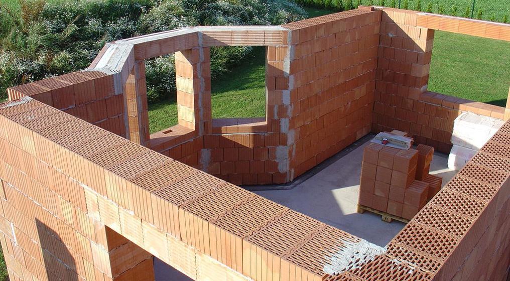 строительство домов из теплой керамики и керамических блоков